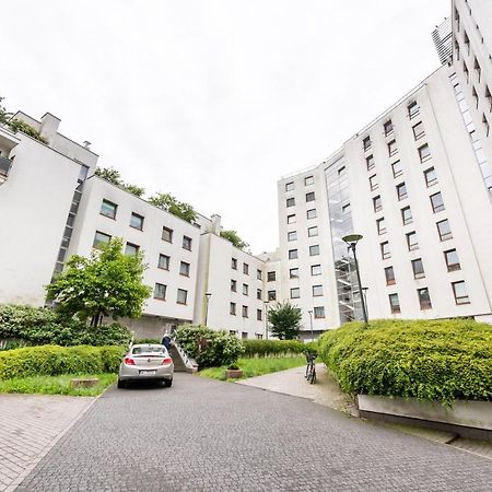 Metro Kondratowicza Spacious Apartment Warsaw Exterior photo
