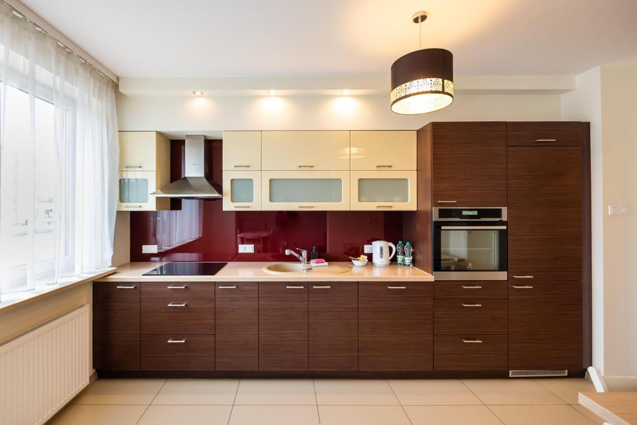 Metro Kondratowicza Spacious Apartment Warsaw Exterior photo