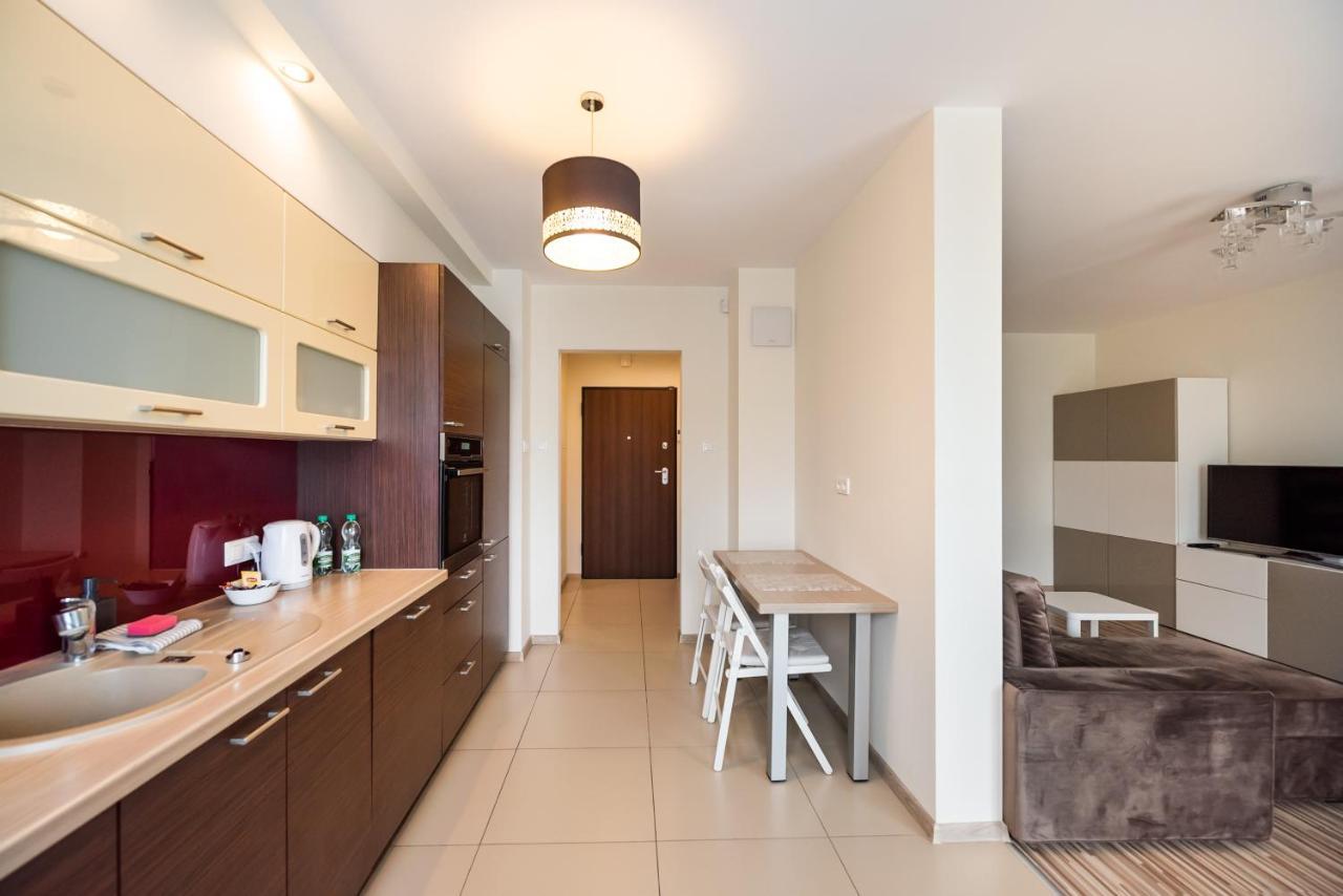 Metro Kondratowicza Spacious Apartment Warsaw Exterior photo